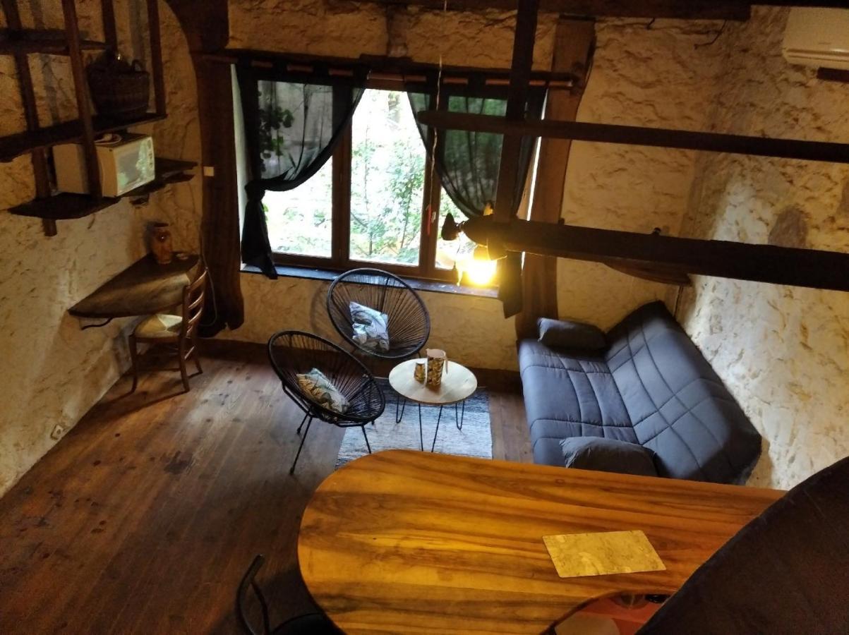 grange rénovée en pleine nature Valady Extérieur photo